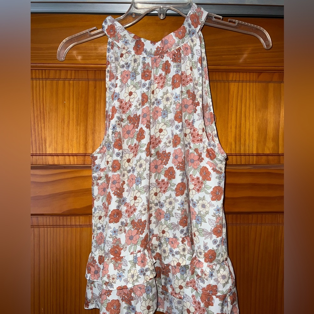 Sleeveless Dressy top with tie back